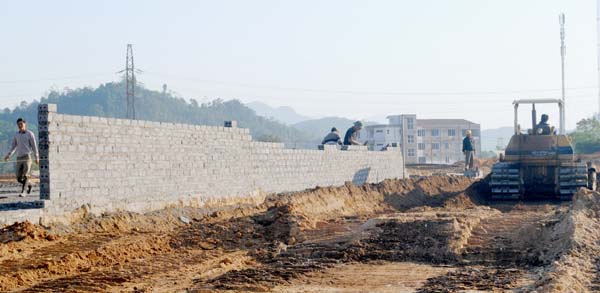 Tuyến đường Cầu Mè - Hà Phương tiếp tục được triển khai cũng tạo biến động về giá đất.