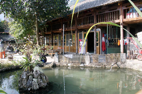 Mô hình “Nhà sạch, vườn đẹp” tại thôn Thanh Sơn.