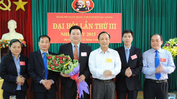BCH Đảng bộ Ngân hàng BIDV Hà Giang khóa mới ra mắt tại Đại hội. 