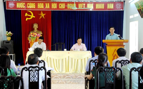 Bí thư Tỉnh ủy Triệu Tài Vinh phát biểu tại buổi làm việc với xã Trung Thành. 