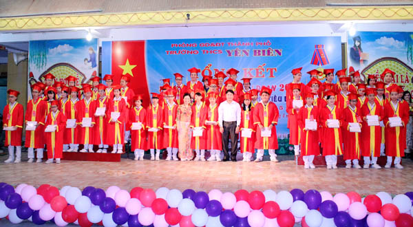 55 học sinh tiêu biểu được vinh danh tại buổi Lễ.
