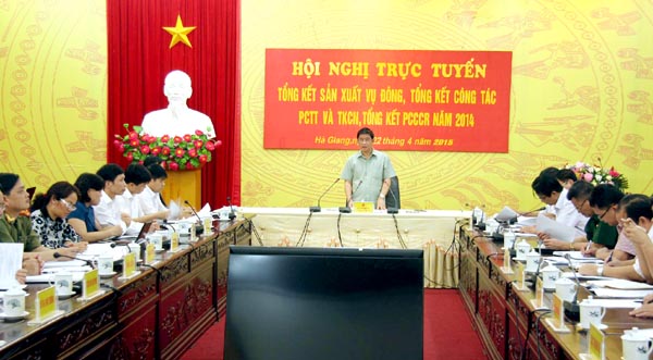Chủ tịch UBND Đàm Văn Bông phát biểu kết luận Hội nghị.
