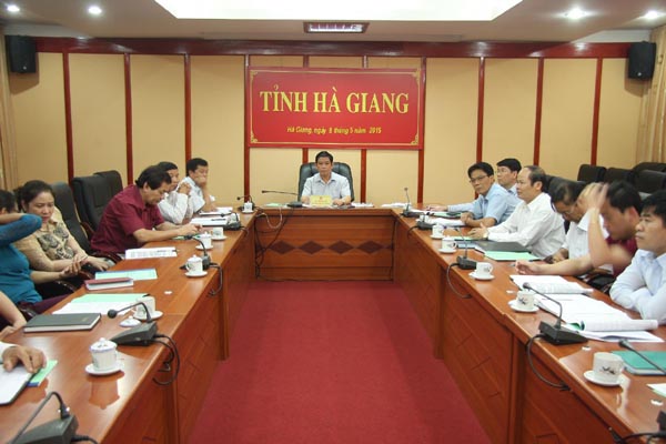 Chủ tịch UBND tỉnh Đàm Văn Bông chủ trì hội nghị trực tuyến của Chính phủ tại điểm cầu Hà Giang.