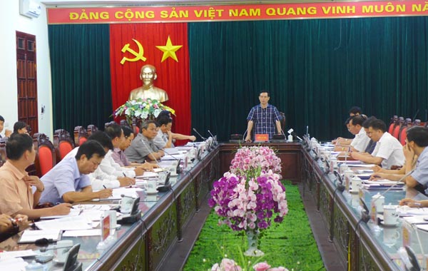 Bí thư Tỉnh ủy Triệu Tài Vinh phát biểu tại buổi làm việc với BTV Huyện ủy Vị Xuyên.