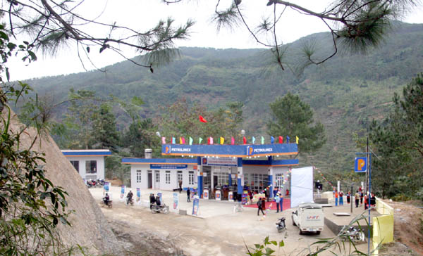 Cửa hàng Xăng dầu Cốc Pài, huyện Xín Mần, được khánh thành đưa vào sử dụng đầu năm 2015.