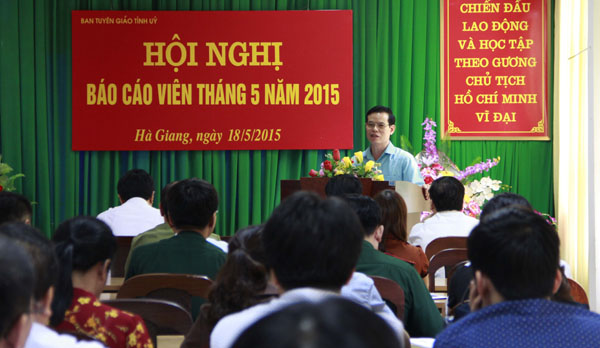 Bí thư Tỉnh ủy Triệu Tài Vinh thông báo nhanh kết quả Hội nghị Trung ương lần thứ Mười một (khóa XI).