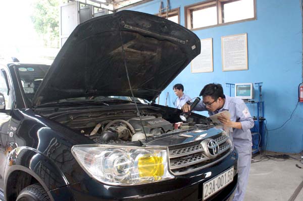 Kiểm định xe tại Trung tâm Đăng kiểm xe cơ giới tỉnh.