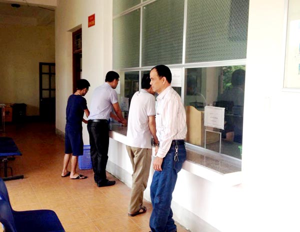 Bệnh nhân đến uống thuốc Methadone hàng ngày tại Trung tâm phòng, chống HIV/AIDS tỉnh.