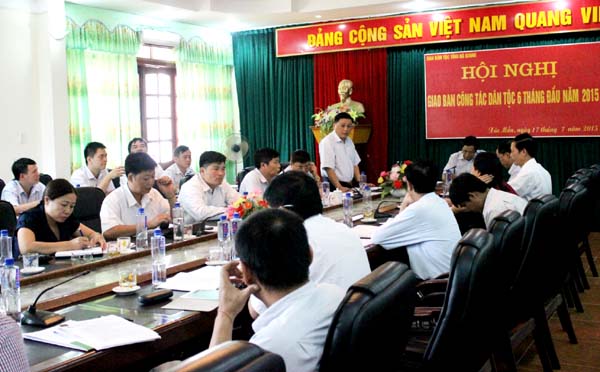 Phó Chủ tịch UBND tỉnh Nguyễn Minh Tiến phát biểu chỉ đạo tại Hội nghị.