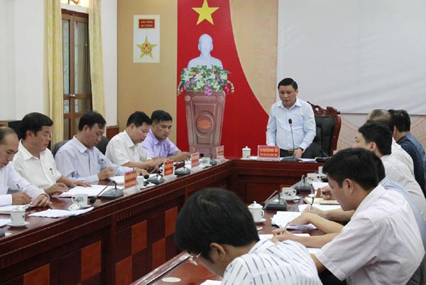 Đồng chí Nguyễn Minh Tiến kết luận buổi làm việc.