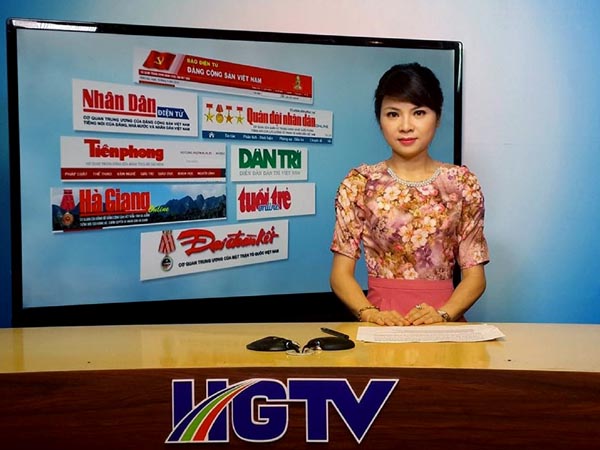 Phát thanh viên lên hình với Lô gô mới của Đài PTTH Hà Giang