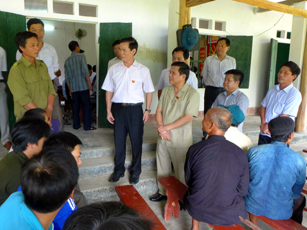  Bí thư Tỉnh ủy Triệu Tài Vinh cùng đoàn Đại biểu HĐND tỉnh tiếp xúc cử tri xã Tụ Nhân (Hoàng Su Phì).