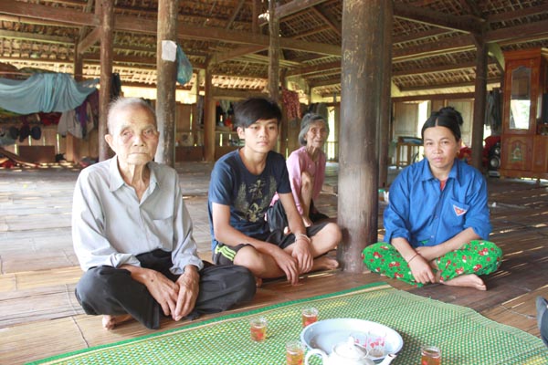 Gia đình CCB Hoàng Văn Lương ở thôn Yên Phú, xã Yên Hà.   