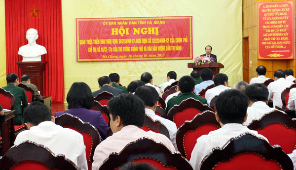 Phó Chủ tịch UBND tỉnh Trần Đức Quý phát biểu tại Hội nghị.