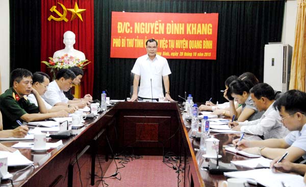Phó Bí thư Tỉnh ủy Nguyễn Đình Khang phát biểu kết luận buổi làm việc.