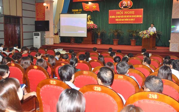 Lãnh đạo Thành ủy Hà Giang phát biểu khai mạc hội nghị.