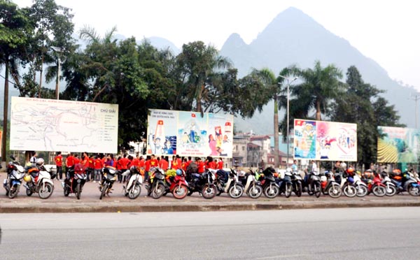 Ngày càng có nhiều khách du lịch đến với thành phố Hà Giang.