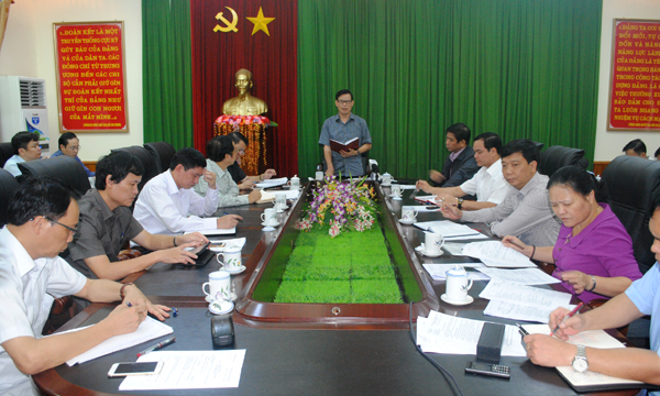 Bí thư Tỉnh ủy Triệu Tài Vinh kết luận buổi họp. 