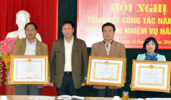 Tổng Biên tập Báo Hà Giang Lê Trọng Lập trao Huân chương Lao động hạng III, Bằng khen của Thủ tướng Chính phủ cho các cá nhân có thành tích xuất sắc
