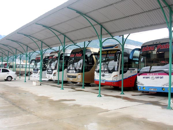 Các phương tiện vận tải chất lượng cao tại Bến xe khách Hà Giang sẵn sàng phục vụ nhu cầu đi lại của nhân dân trong dịp Tết Nguyên đán 2016.