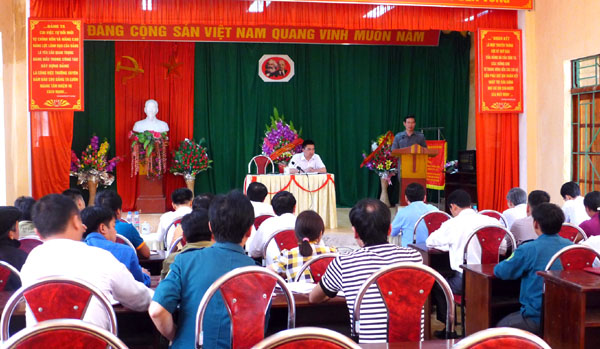 Toàn cảnh buổi làm việc của Bí thư Tỉnh ủy Triệu Tài Vinh tại xã Đường Thượng, huyện Yên Minh.