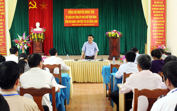 Phó Chủ tịch UBND tỉnh Nguyễn Minh Tiến kết luận buổi làm việc