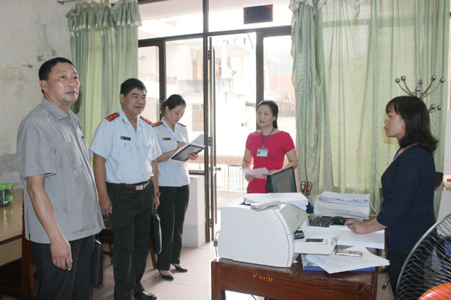 Đoàn kiểm tra việc chấp hành kỷ luật, kỷ cương hành chính đối với cán bộ công chức Sở Kế hoạch và Đầu tư.