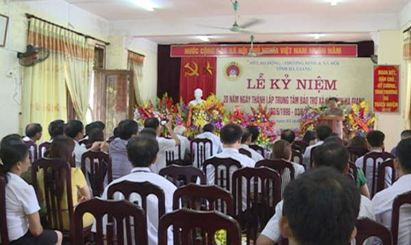 Toàn cảnh buổi lễ.