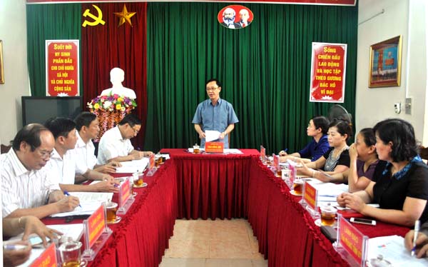 Đồng chí Thào Hồng Sơn, Phó Bí thư Thường trực Tỉnh ủy phát biểu kết luận tại buổi làm việc. 