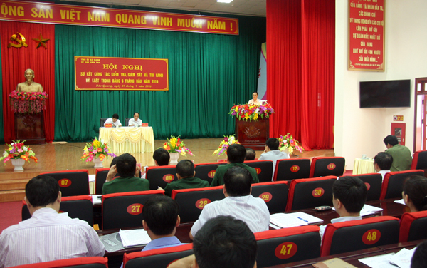 Phó Bí thư Thường trực Tỉnh ủy, Chủ tịch HĐND tỉnh Thào Hồng Sơn phát biểu chỉ đạo hội nghị sơ kết công tác kiểm tra.