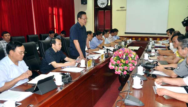 Chủ tịch UBND tỉnh Nguyễn Văn Sơn phát biểu tại buổi làm việc.