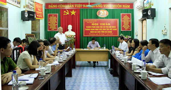 Các đại biểu thảo luận tại hội thảo.