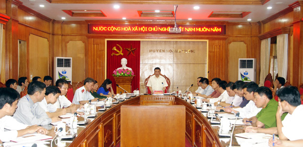 Phó Chủ tịch UBND tỉnh Nguyễn Minh Tiến phát biểu tại buổi làm việc.