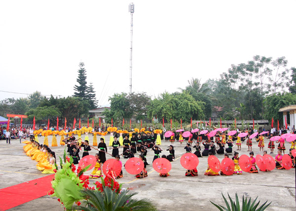 Một tiết mục văn nghệ chào mừng lễ kỷ niệm.