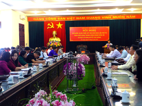 Toàn cảnh Hội nghị trực tuyến phổ biến, quán triệt kết quả Hội nghị lần thứ 4 BCH T.Ư Đảng khóa 12 và một số Chỉ thị, Nghị quyết, Kết luận của Đảng.
