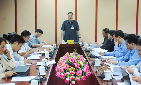 Chủ tịch UBND tỉnh Nguyễn Văn Sơn phát biểu kết luận hội nghị.