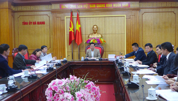 Toàn cảnh buổi Họp BTC Cuộc thi tìm hiểu Nghị quyết ĐHĐB toàn quốc lần thứ XII của Đảng và Nghị quyết ĐHĐB Đảng bộ tỉnh lần thứ XVI, nhiệm kỳ 2015 – 2020.