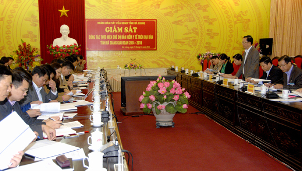 Đồng chí Thào Hồng Sơn phát biểu tại buổi giám sát.