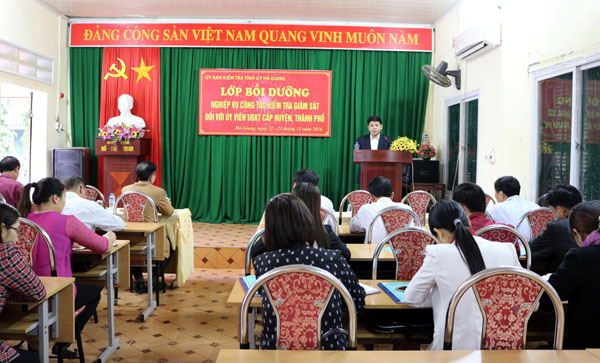 Lãnh đạo Ủy ban Kiểm tra Tỉnh ủy khai mạc lớp bồi dưỡng nghiệp vụ công tác kiểm tra, giám sát đối với Ủy viên Ủy ban Kiểm tra cấp huyện, thành phố.