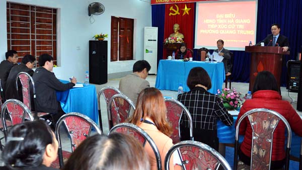 Chủ tịch UBND tỉnh Nguyễn Văn Sơn tiếp thu, trao đổi, giải trình những ý kiến, kiến nghị của cử tri phường Quang Trung.