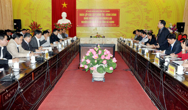 Phó Chủ tịch UBND tỉnh Trần Đức Quý phát biểu tại buổi làm việc.