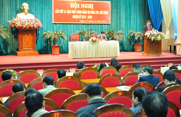 Bí thư Thành ủy phát biểu khai mạc hội nghị.