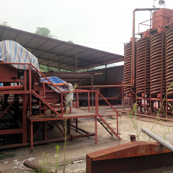 Sản xuất khó khăn, Nhà máy chế biến tinh quặng Sắt của Công ty TNHH Đức Sơn đóng cửa, nhiều lao động không được doanh nghiệp đóng tiền bảo hiểm.