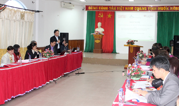 Đại diện Viện Khoa học giáo dục Việt Nam chia sẻ kinh nghiệm thực hiện dự án.