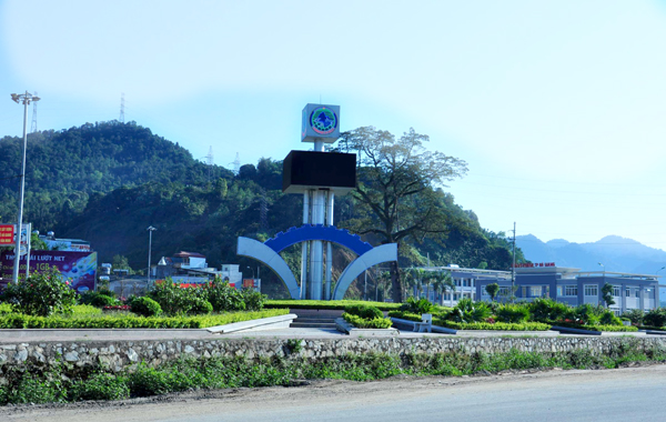 Nhờ làm tốt công tác quy hoạch, chỉnh trang đô thị, cửa ngõ phía Nam thành phố Hà Giang ngày một khang trang, sạch, đẹp.