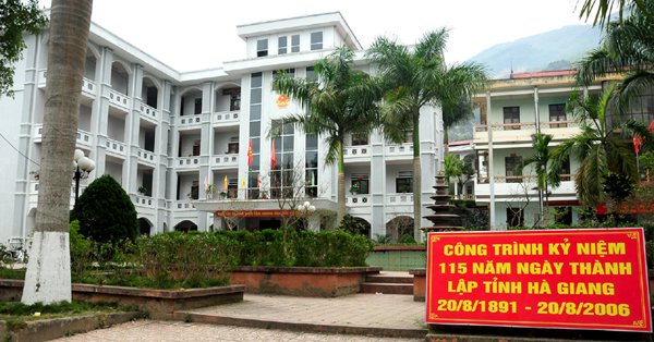 Một góc huyện lỵ Xín Mần. Ảnh: HỒNG PHÚC