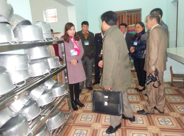 Kiểm tra tại các cơ sở sản xuất, kinh doanh để kịp thời phát hiện, ngăn chặn mất VSATTP.
