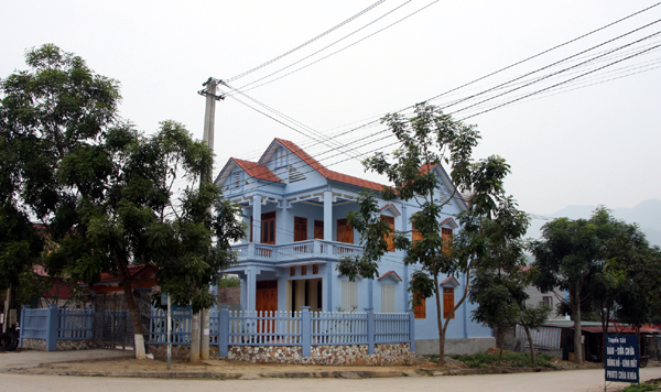 Hộ ông Hoàng Văn Thín, tổ 2, thị trấn Yên Bình được giải tỏa  và tái định cư tại chỗ.