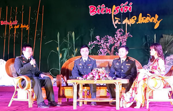 Giao lưu giữa các khách mời của chương trình.