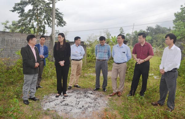 Phó Chủ tịch UBND tỉnh Hà Thị Minh Hạnh và đoàn công tác kiểm tra thực tế tiến độ triển khai Dự án Thủy điện Bản Kiếng.
